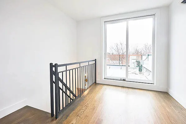 Rented by Artur Gutman, LREB | media 6