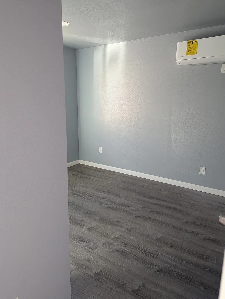 Building Photo - 1005 E Avenue Q5 #B