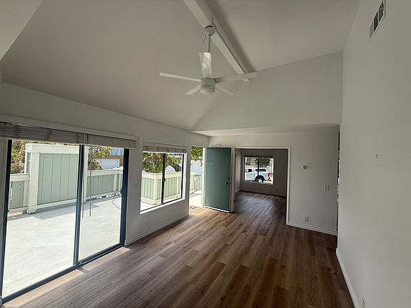 Living Room with ceiling fan