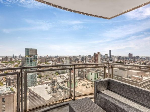 60 E 8th St APT 26M