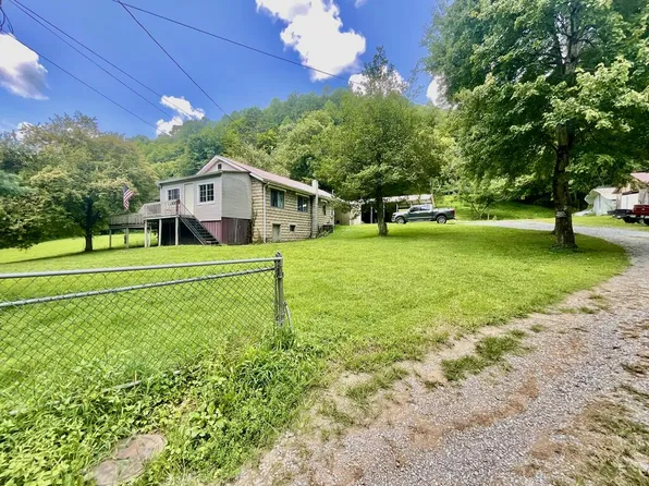 309 Middle Branch Rd, Mc Dowell, KY 41647