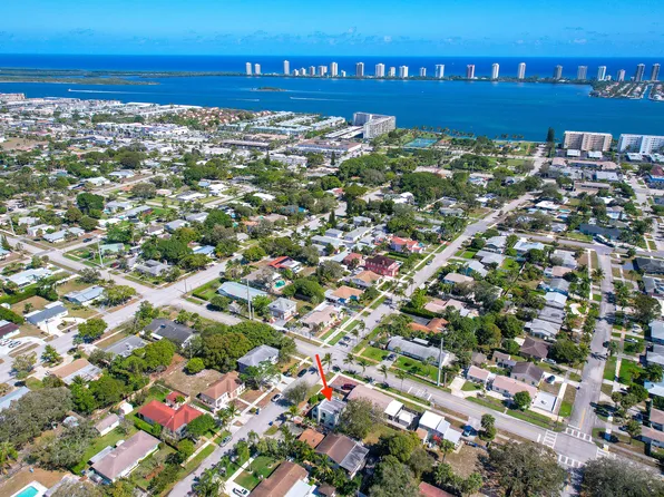 304 Foresteria Drive, Lake Park, FL 33403