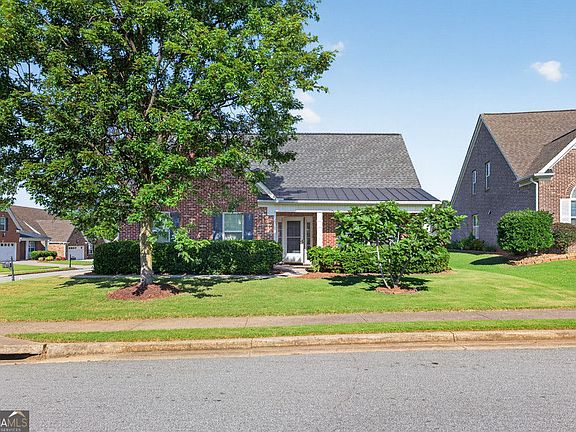 2nd image of 1237 Laurelwood Ln