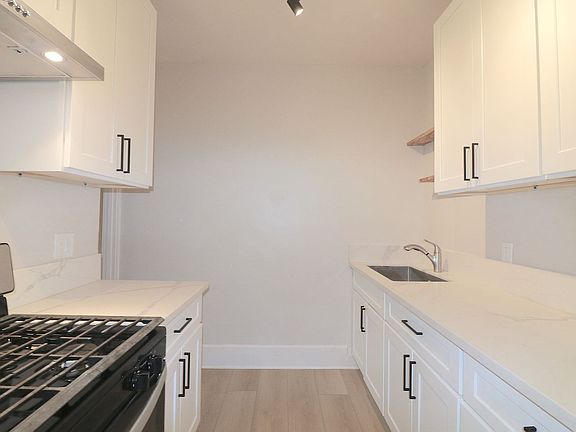 4th image of 2142 5th Ave APT 17