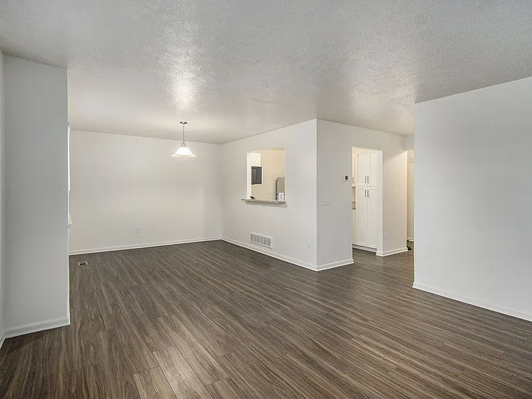 Gull Prairie/Gull Run Apartments and Townhomes — Photo 45