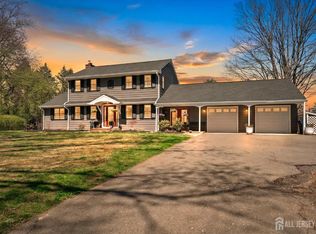 18 Cranbury Neck Rd, Cranbury, NJ 08512