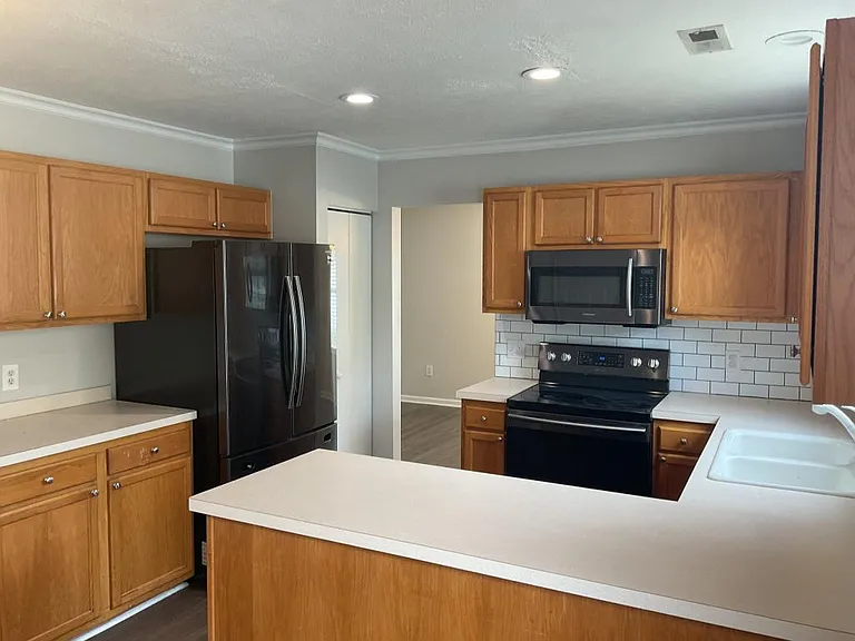 347 Thistle Ln — Photo 7