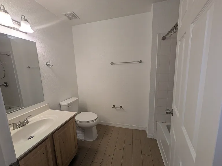 4015 Venetian Bay Dr #103 — Photo 19