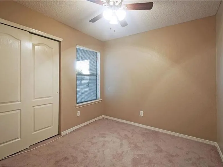 304 Jim Hofher Pl — Photo 17