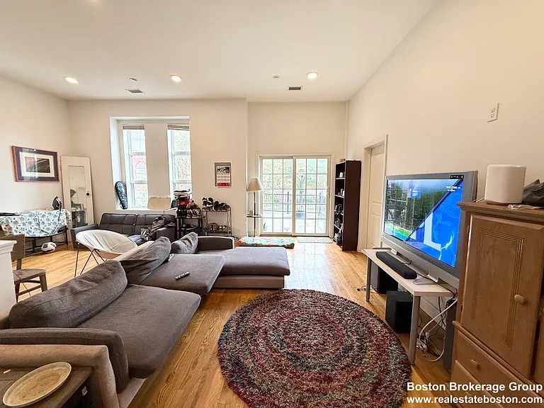 409 Dudley St — Photo 29