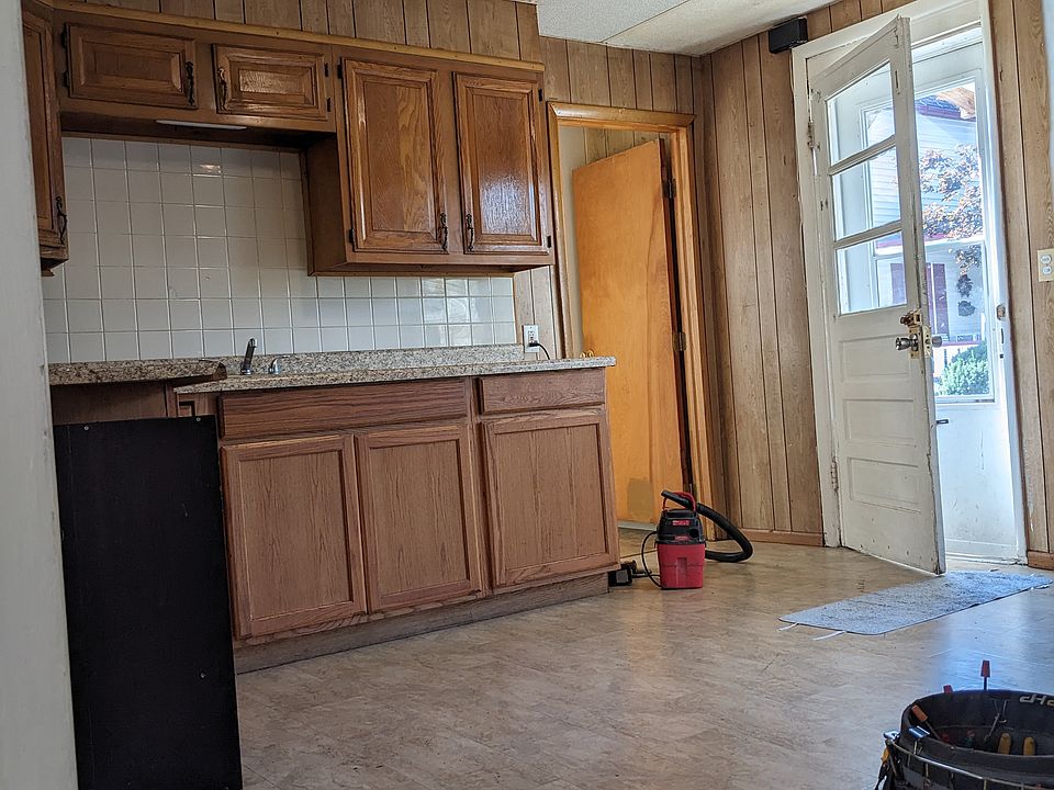 1st image of 6 Oconnor Ave #101