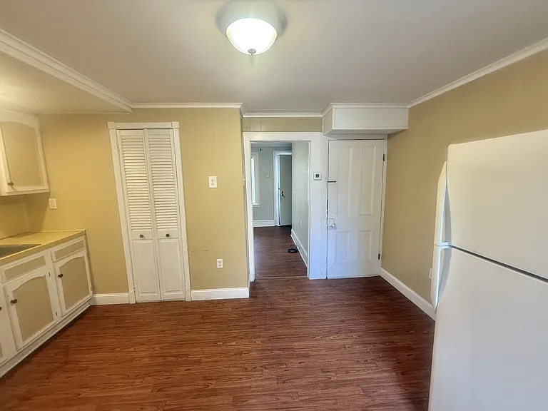 1019 N Irving Ave — Photo 3
