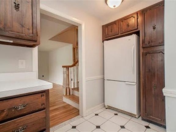 5th image of 44 Margaret Dr