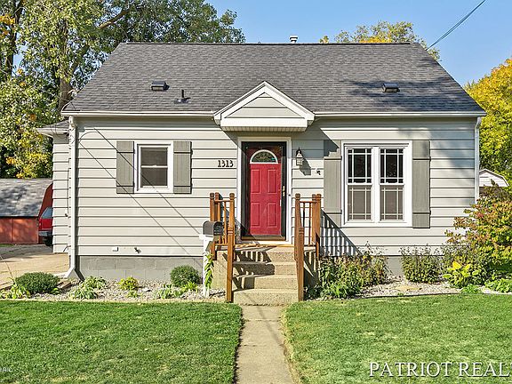 2nd image of 1313 Houseman Ave NE