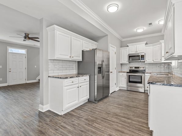 lexington-kentucky-446956486 picture