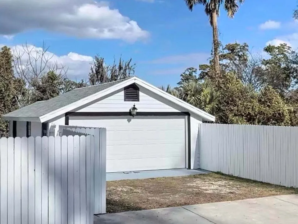 8543 Fort Caroline Rd