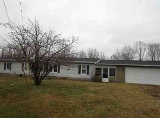 2300 Green Hills Cir, Zanesville, OH 43701