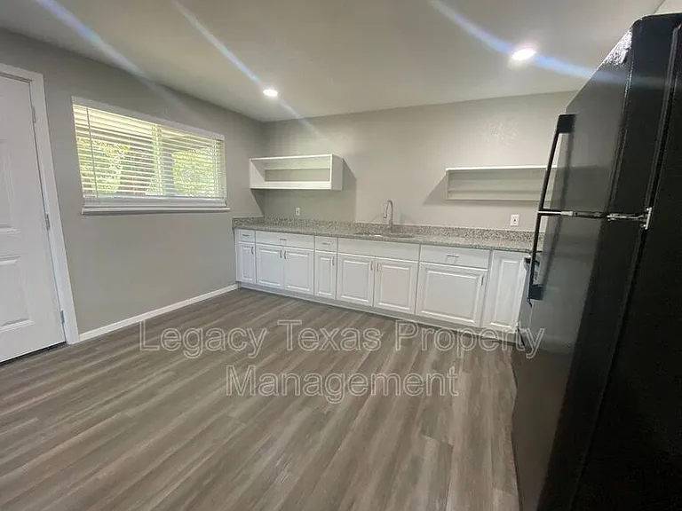 1113 S Walnut St #A — Photo 3
