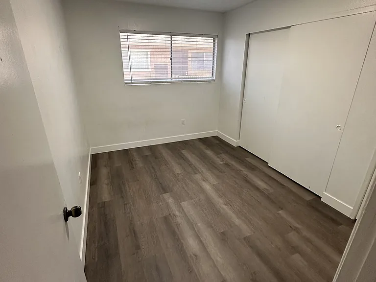 3301 W Harmont Dr #4 — Photo 3
