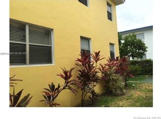 7720 Byron Ave APT 4, Miami Beach, FL 33141