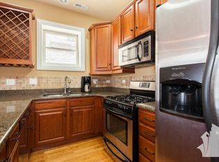 2419 W Fillmore St, Chicago, IL 60612