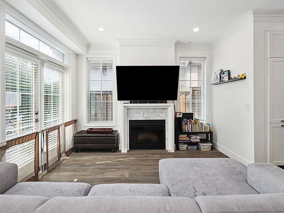 5th image of 352 W 62nd Ave