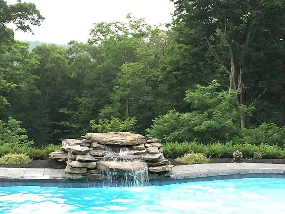 3rd image of 24 Constitution Ct