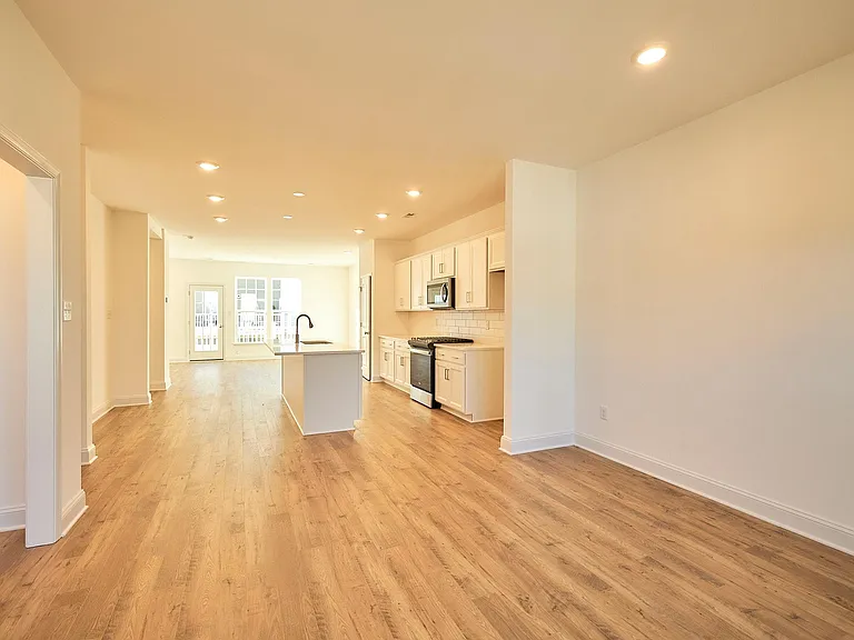 13868 Randolph Pond Ln — Photo 36