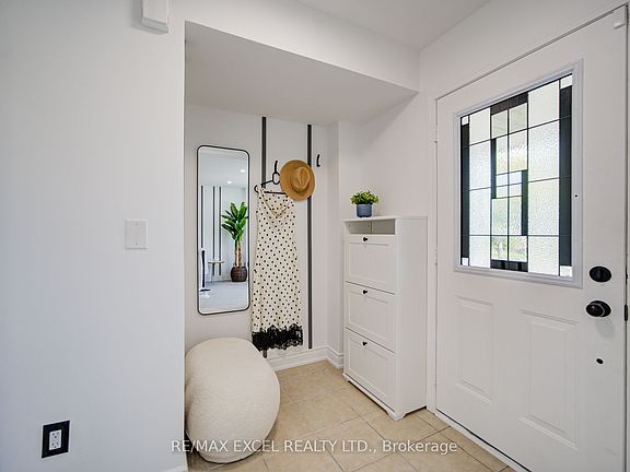 3rd image of 454 Bur Oak Ave