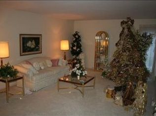 261 Drakesborough Dr, Bowling Green, KY 42103