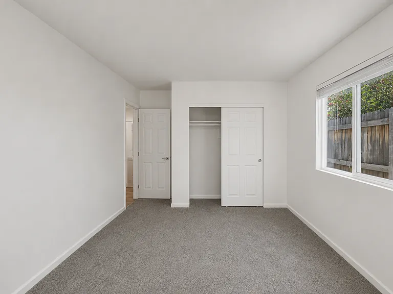 1005 E Mariposa St #R — Photo 14