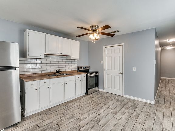 2nd image of 2210 N Houston St #100