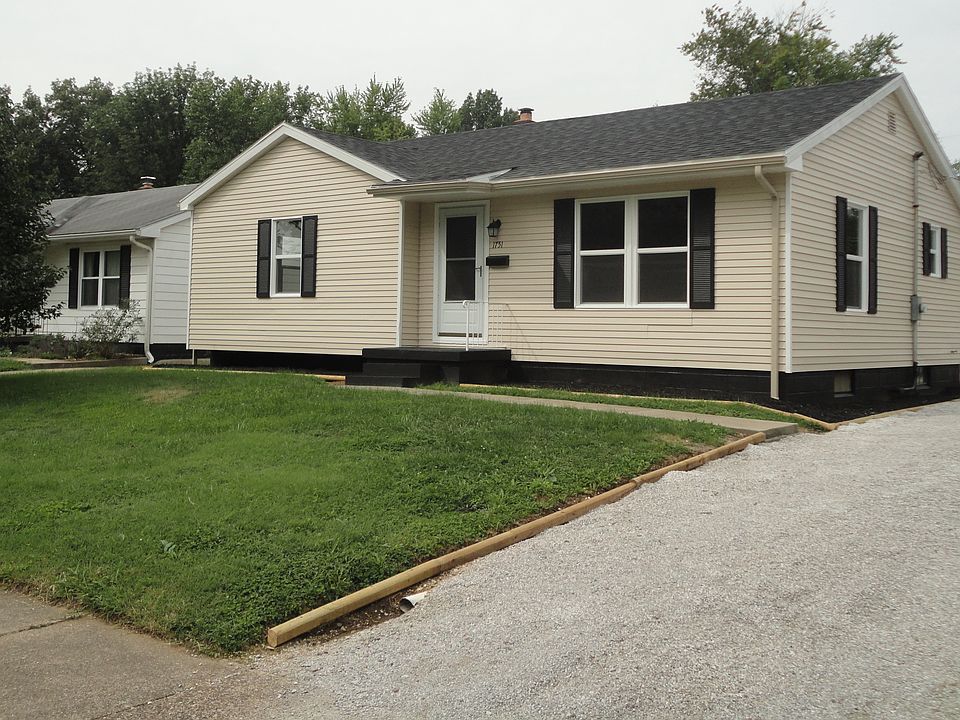 1st image of 1751 S Kenmore Dr