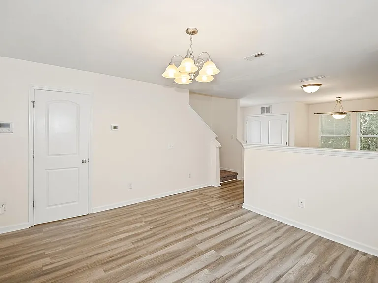 1025 Rook Rd — Photo 7