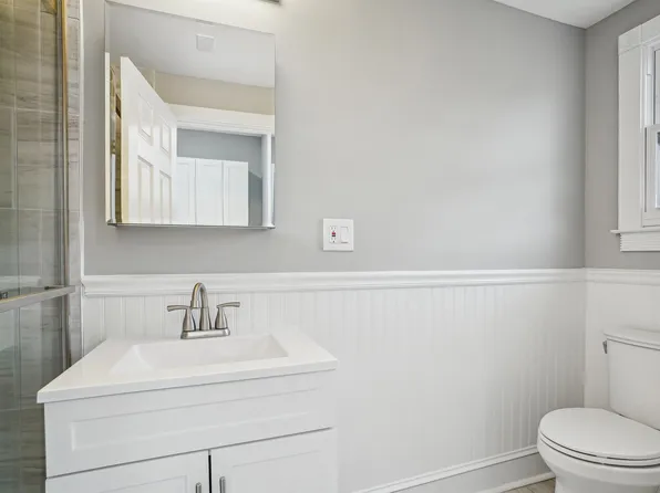 198 Griffith Street image 14 of 15