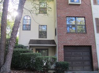 16 Pin Oak Ct, Lafayette Hill, PA