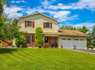323 Oxford Cir, Bath, PA 18014