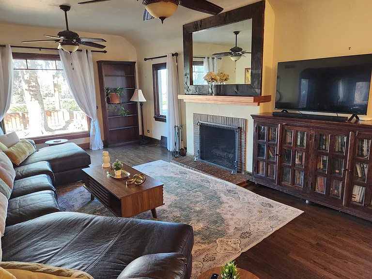 1360 Monaco Pkwy — Photo 6