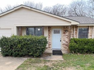 408 Justice Dr, Cedar Hill, TX