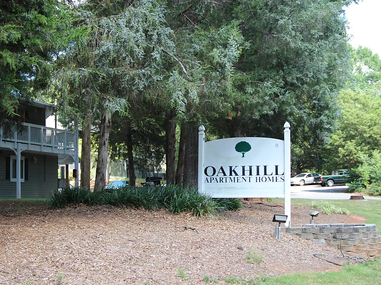 Oak Hill Apartments — Photo 15