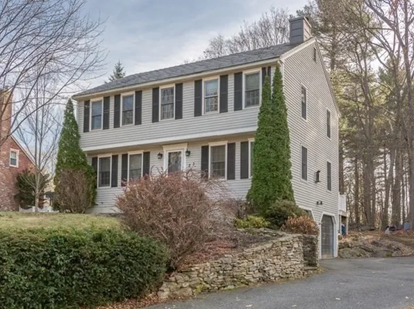 2 Balcom Dr, Northborough, MA 01532