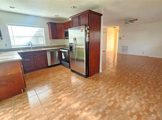 7607 SW 8th Ct, Pompano Beach, FL 33068