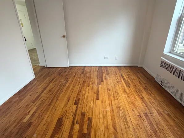 14209 Barclay Ave #6P, Flushing, NY 11355