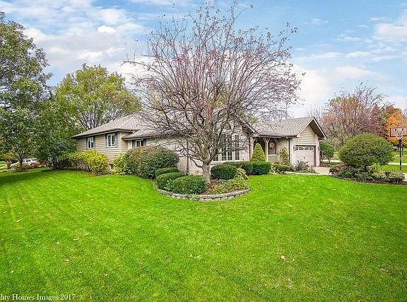 3rd image of 3205 Tina Cir