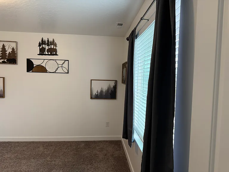 28 N Monitor Row — Photo 16