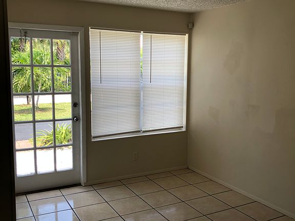 2nd image of 1915 Forest Ave
