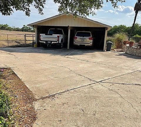 3rd image of 210 E County Road 5718