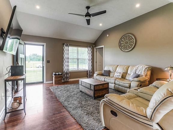 5th image of 432 Dorchester Dr