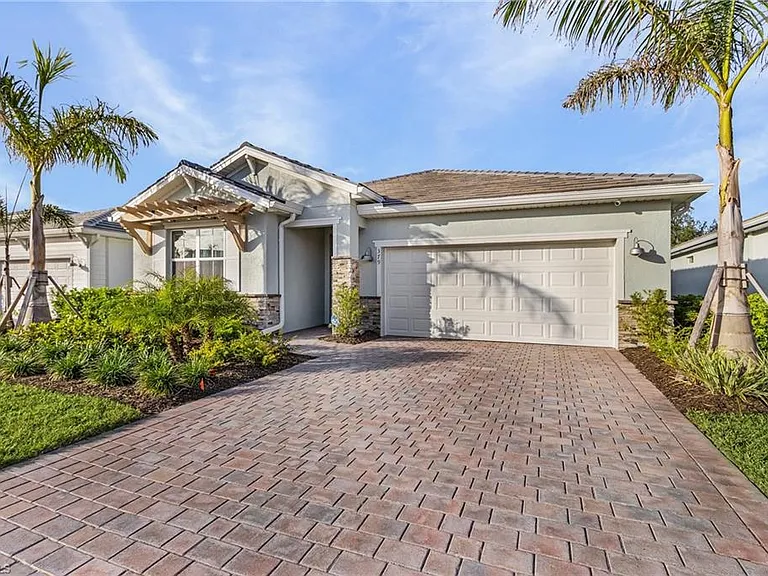 379 Grace Bay Ln — Photo 3