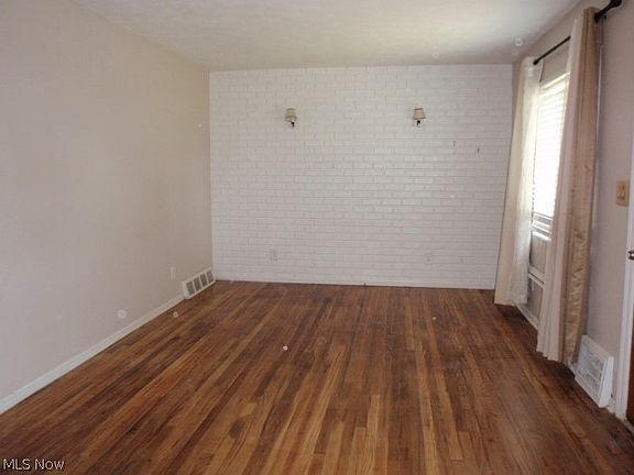 3rd image of 605 Eastern Heights Blvd